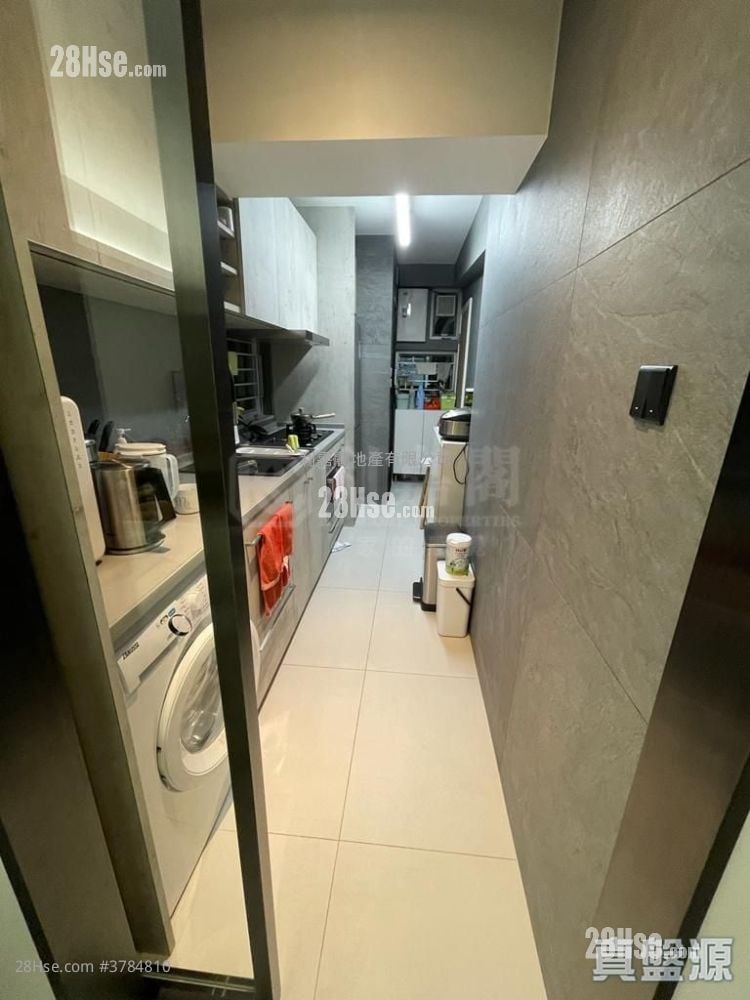 Happy Court Sell 3 Bedrooms , 1 Bathroom 639 ft²