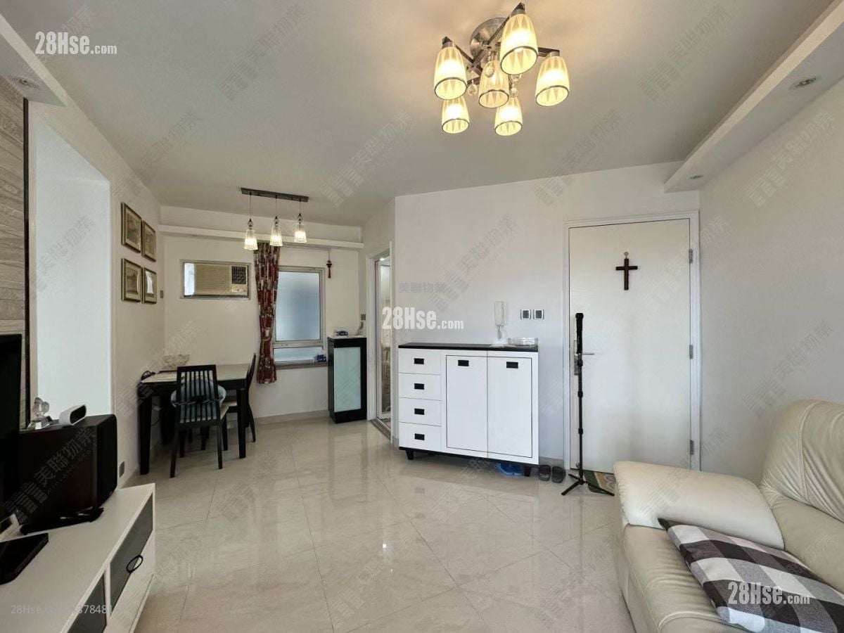 Kingswood Villas Sell 2 Bedrooms 446 ft²