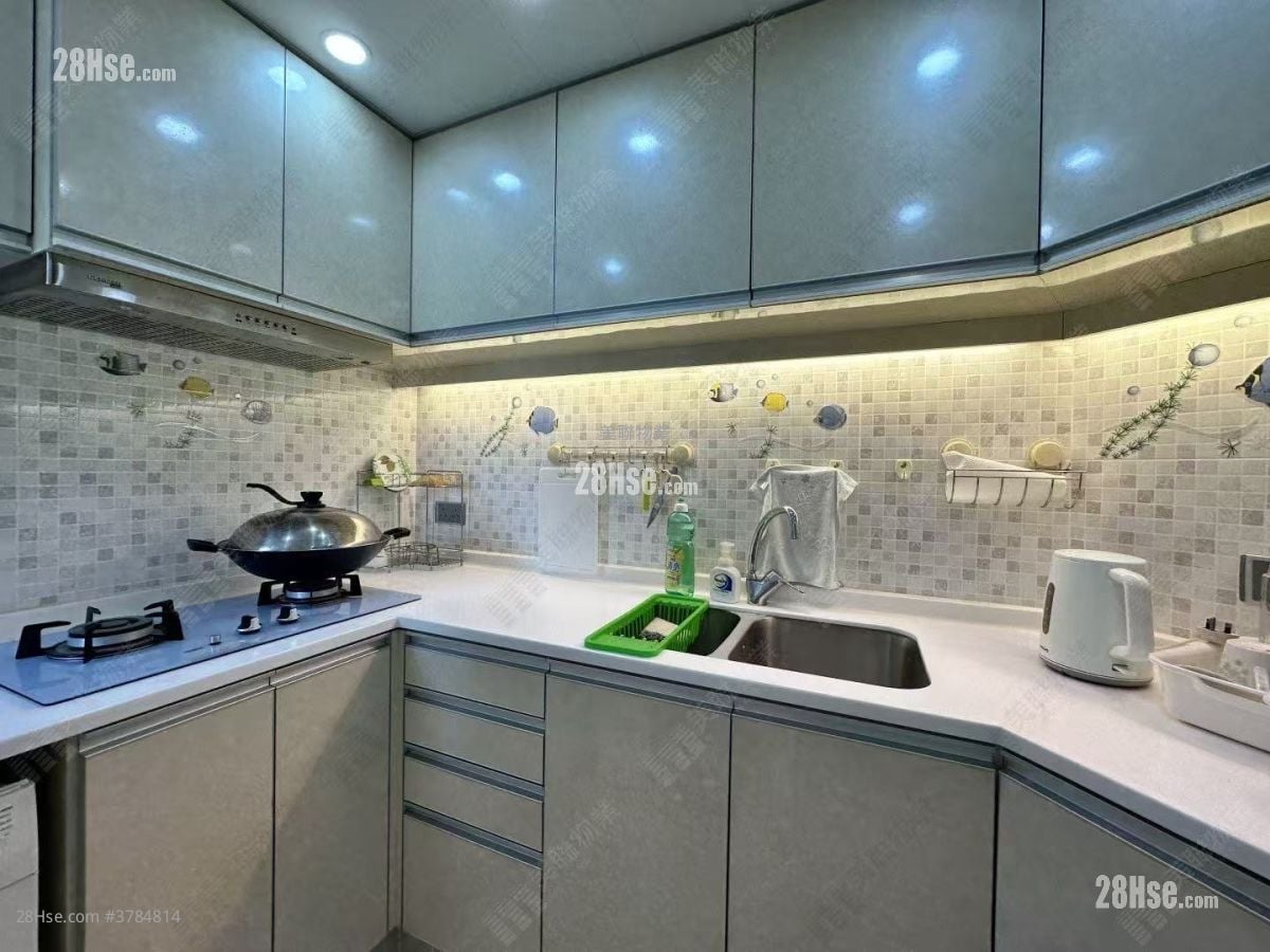 Kingswood Villas Sell 2 Bedrooms 446 ft²