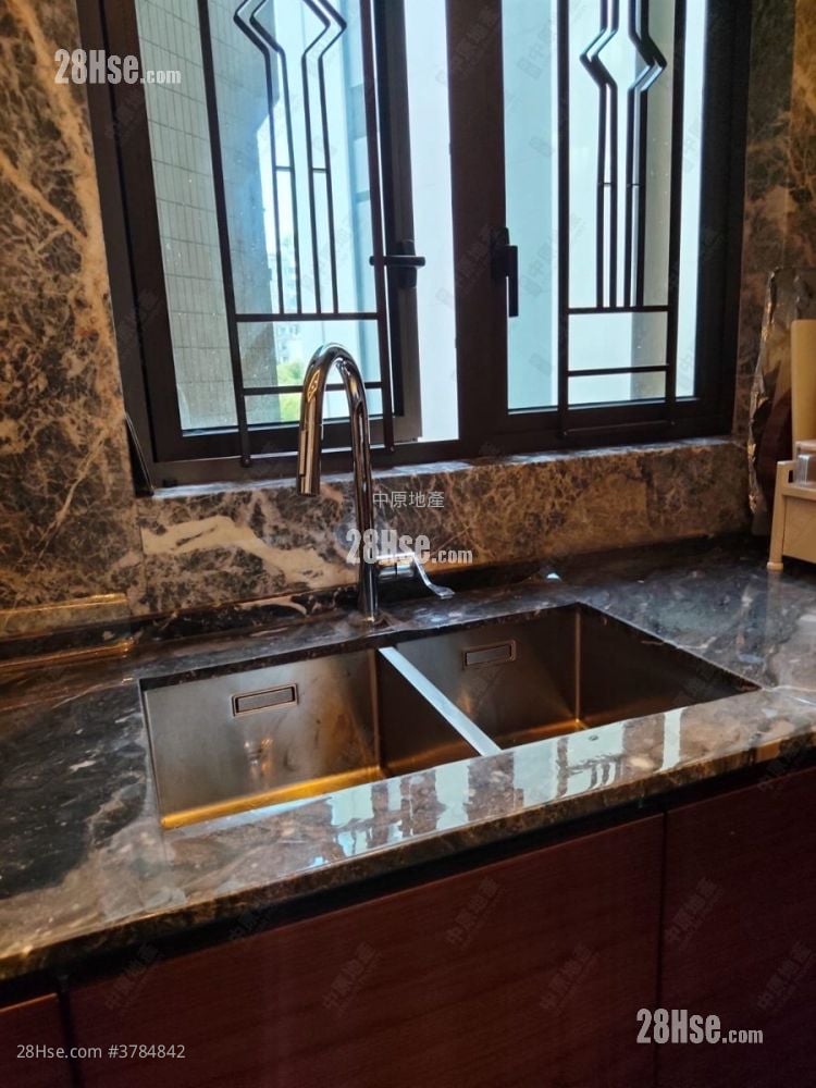 Grand Homm Sell 3 Bedrooms 1,380 ft²