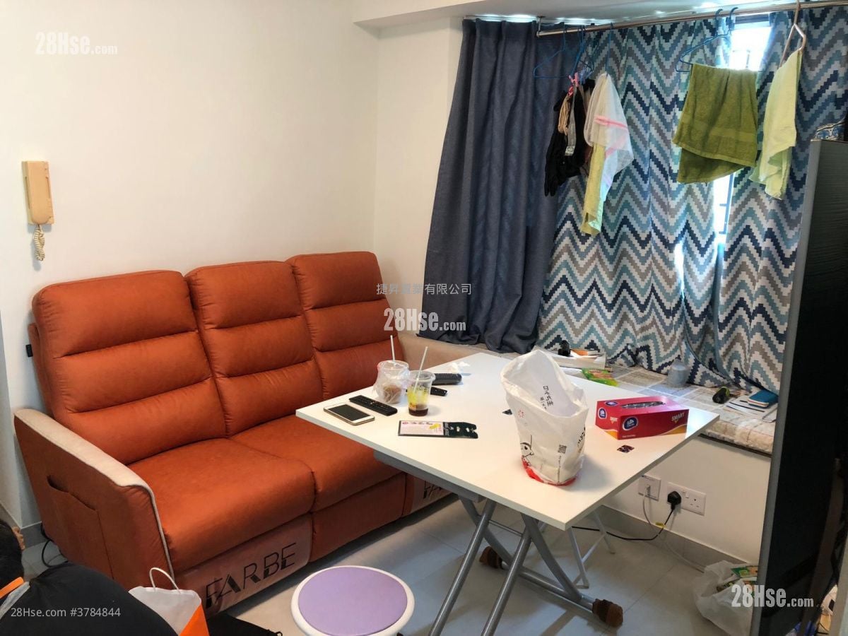 Palatial Stand Sell 2 Bedrooms , 1 Bathroom 256 ft²