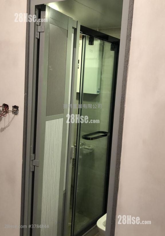 Palatial Stand Sell 2 Bedrooms , 1 Bathroom 256 ft²