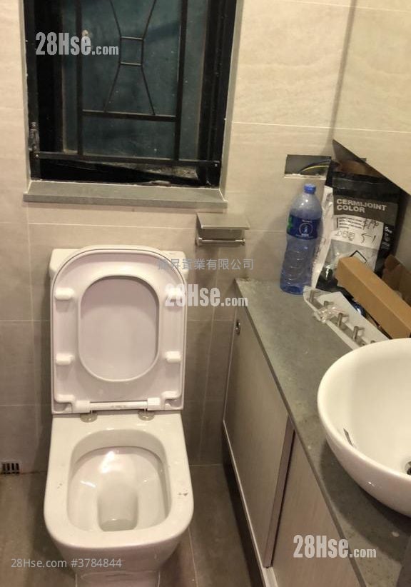 Palatial Stand Sell 2 Bedrooms , 1 Bathroom 256 ft²