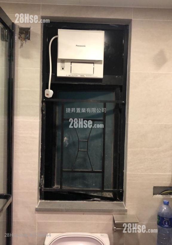 Palatial Stand Sell 2 Bedrooms , 1 Bathroom 256 ft²