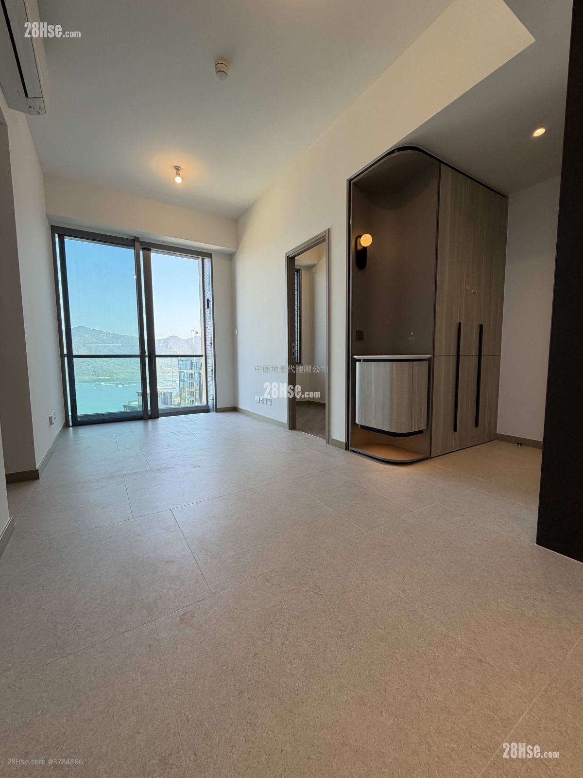 living room: Sierra Sea Sell 3 Bedrooms , 1 Bathroom 531 ft²