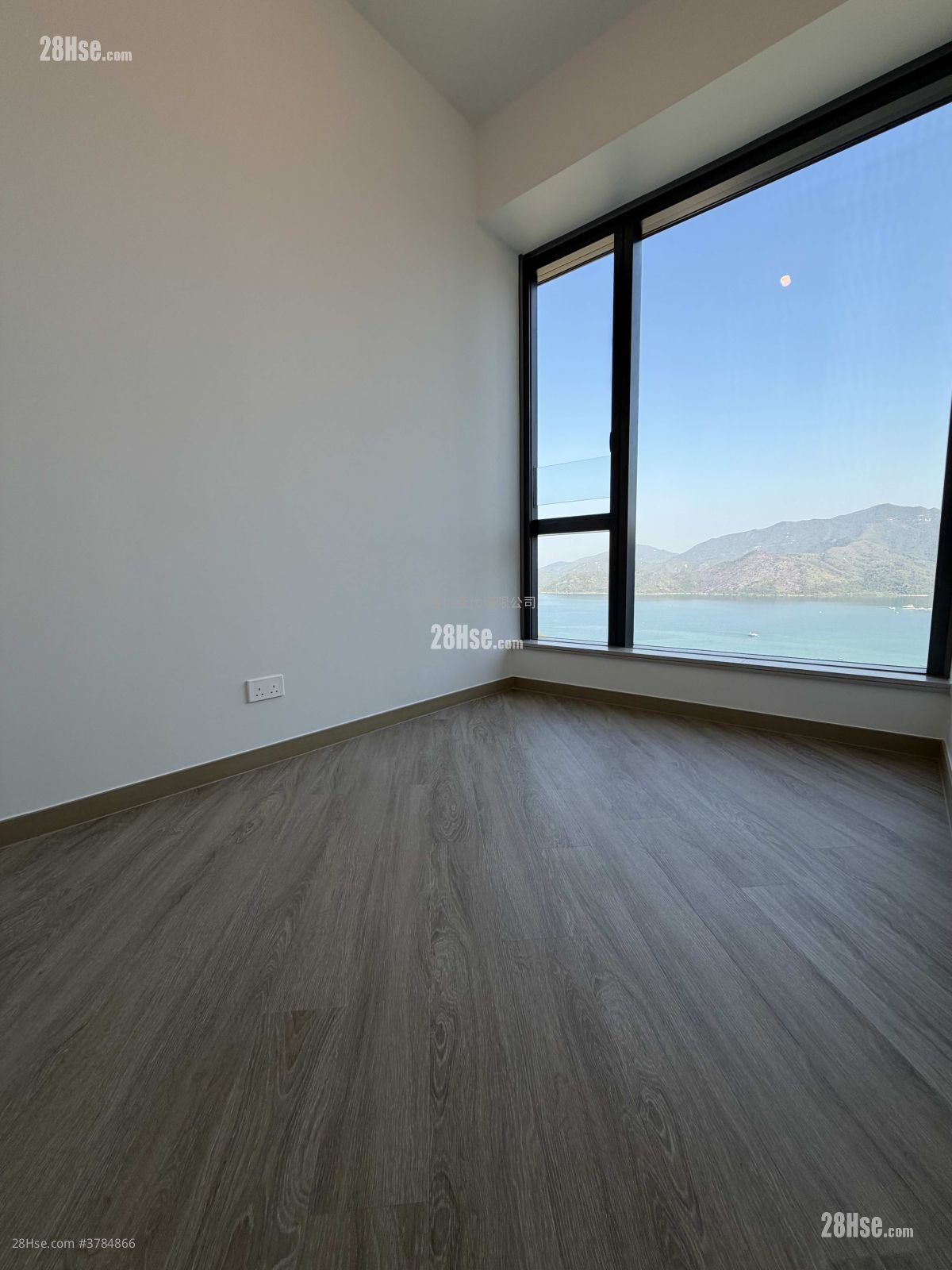 master room: Sierra Sea Sell 3 Bedrooms , 1 Bathroom 531 ft²