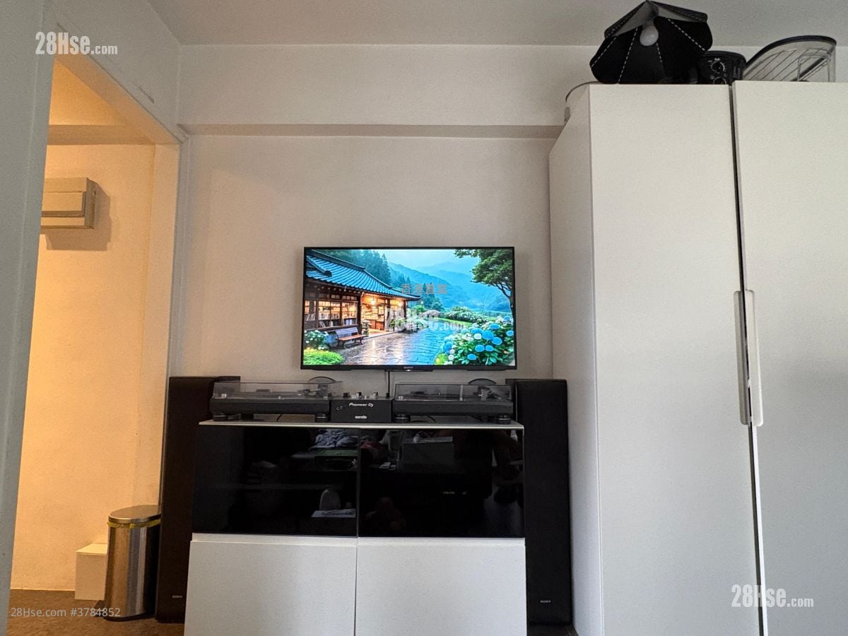 Comfort Court Sell 236 ft²