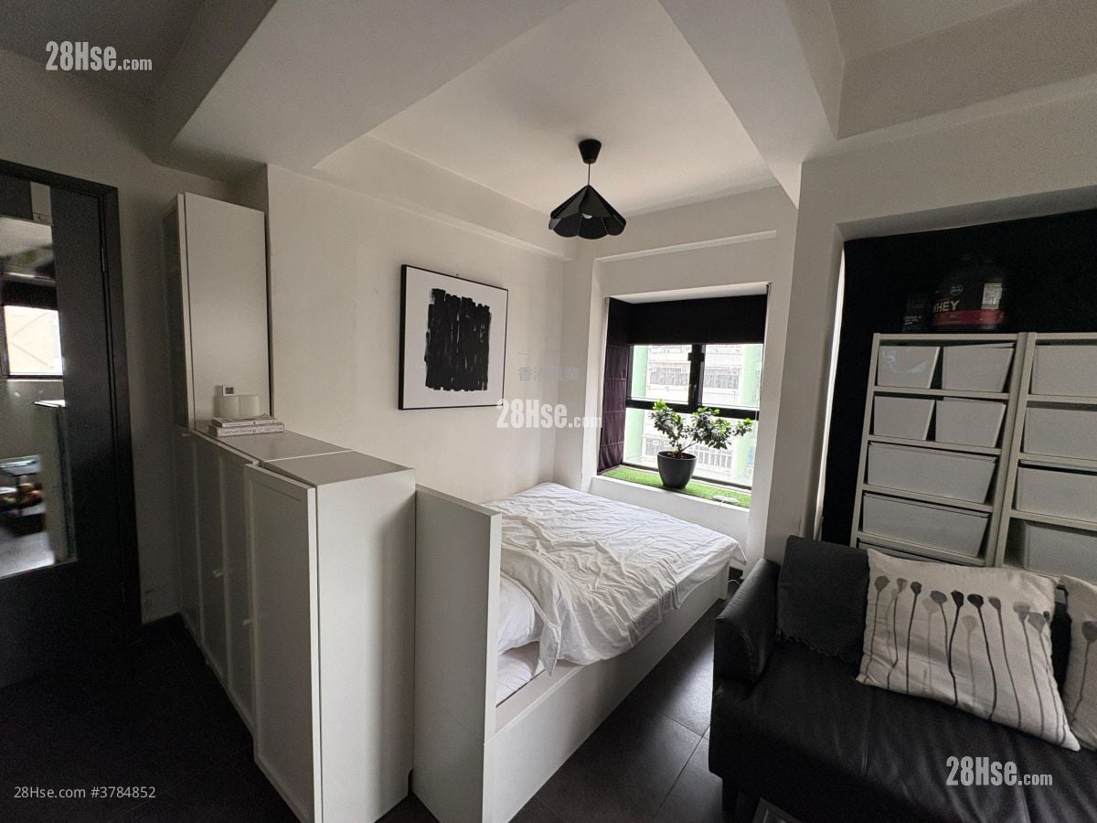 Comfort Court Sell 236 ft²