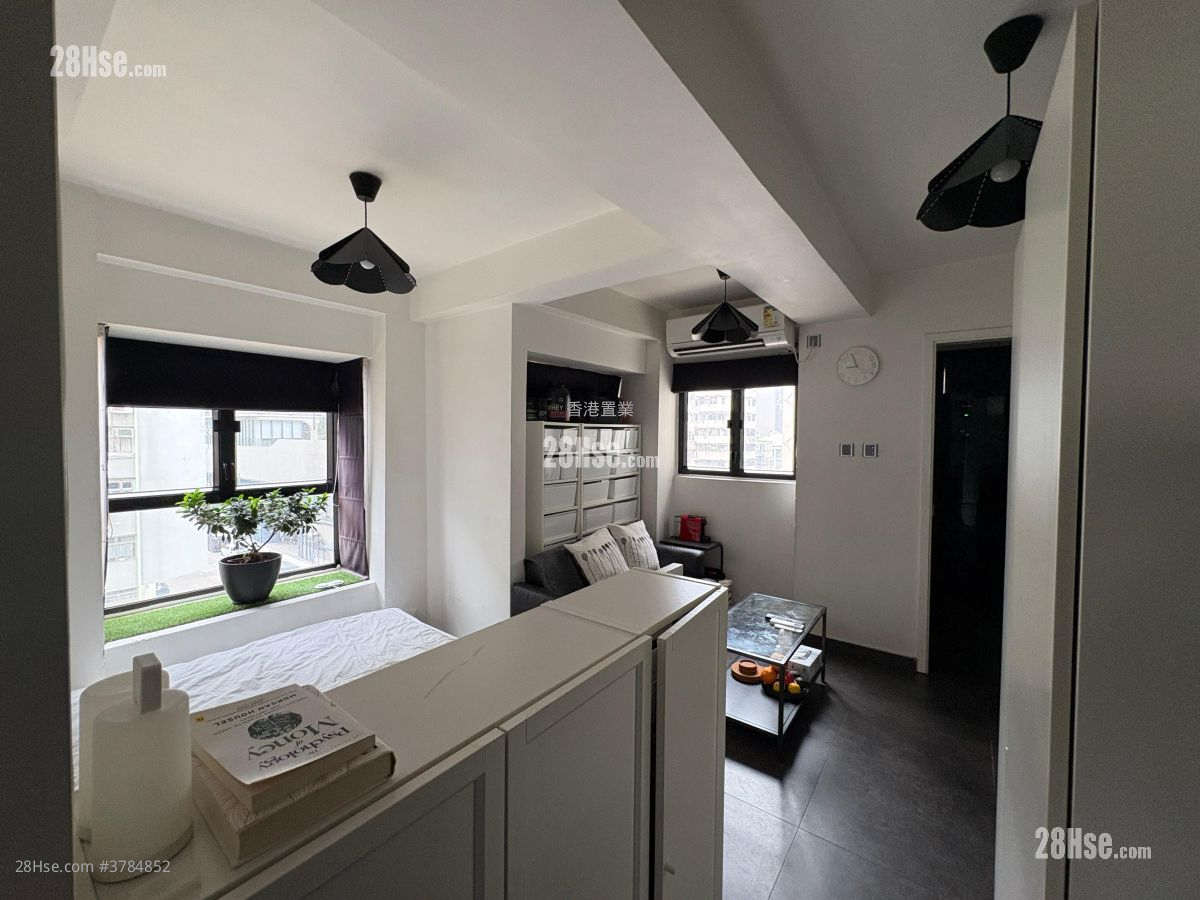 Comfort Court Sell 236 ft²