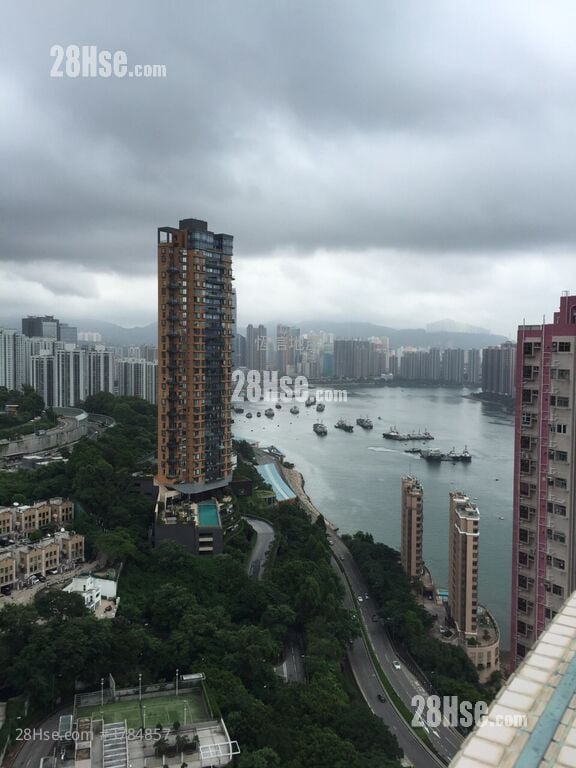 Hanley Villa Sell 3 Bedrooms 828 ft²