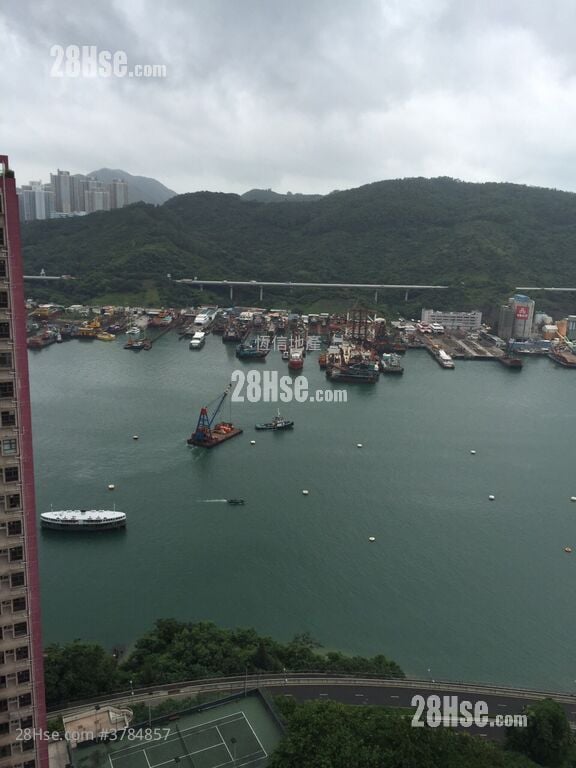 Hanley Villa Sell 3 Bedrooms 828 ft²