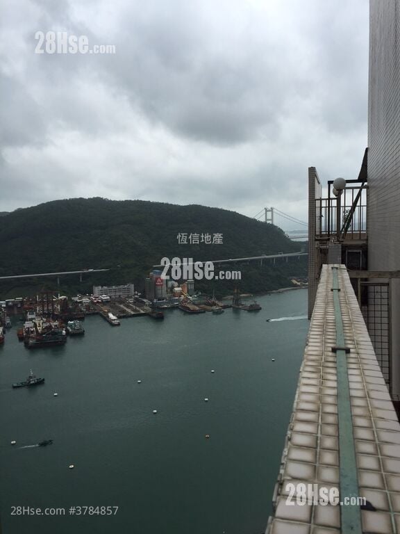 Hanley Villa Sell 3 Bedrooms 828 ft²