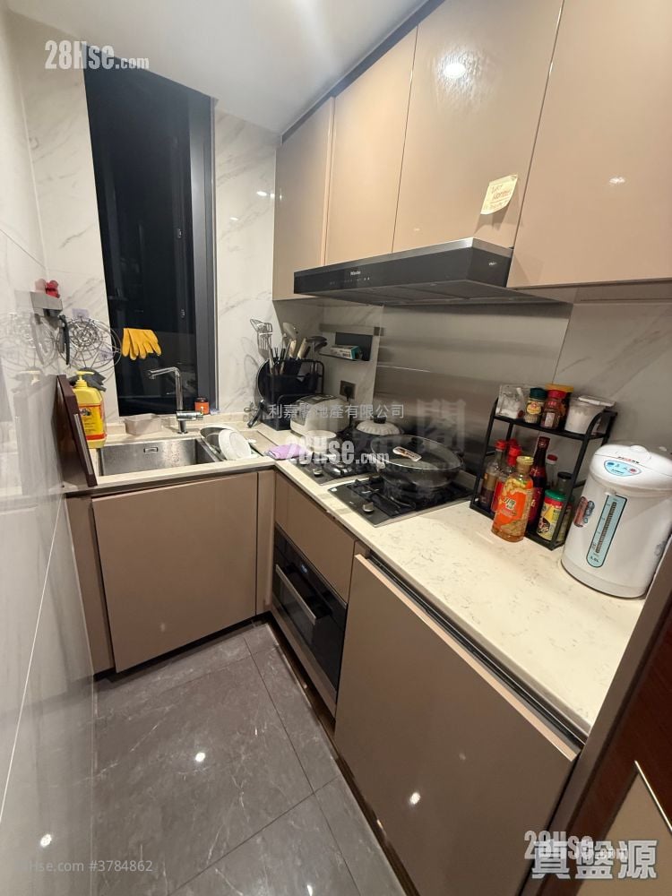 The Vertex Sell 2 Bedrooms , 1 Bathroom 438 ft²