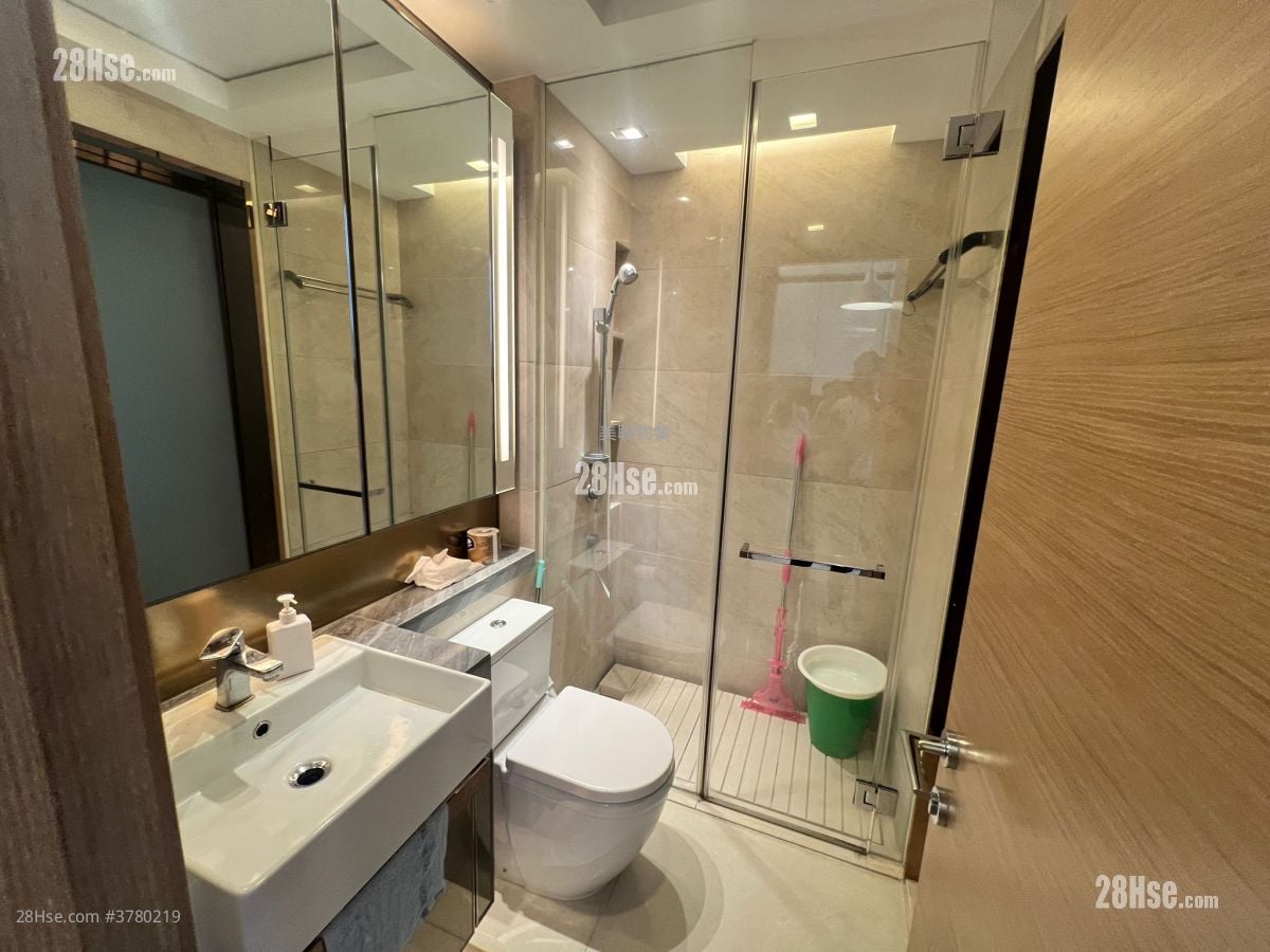 浴室: 东环 租盘 1 房 , 1 浴室 392 平方尺