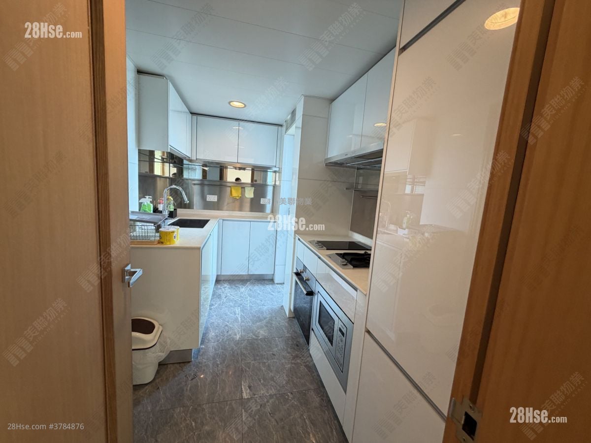 Century Gateway Rental 3 Bedrooms , 2 Bathrooms 722 ft²