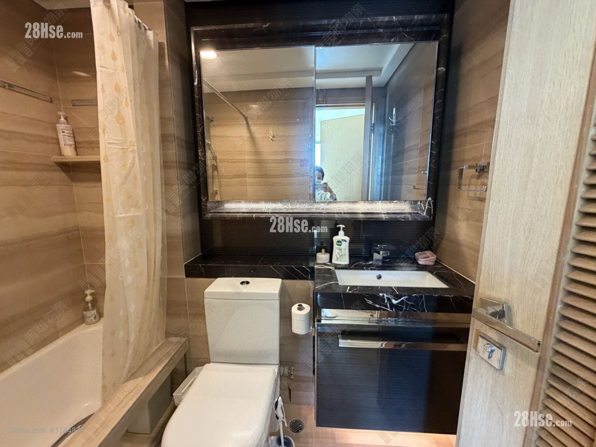 Century Gateway Rental 3 Bedrooms , 2 Bathrooms 722 ft²