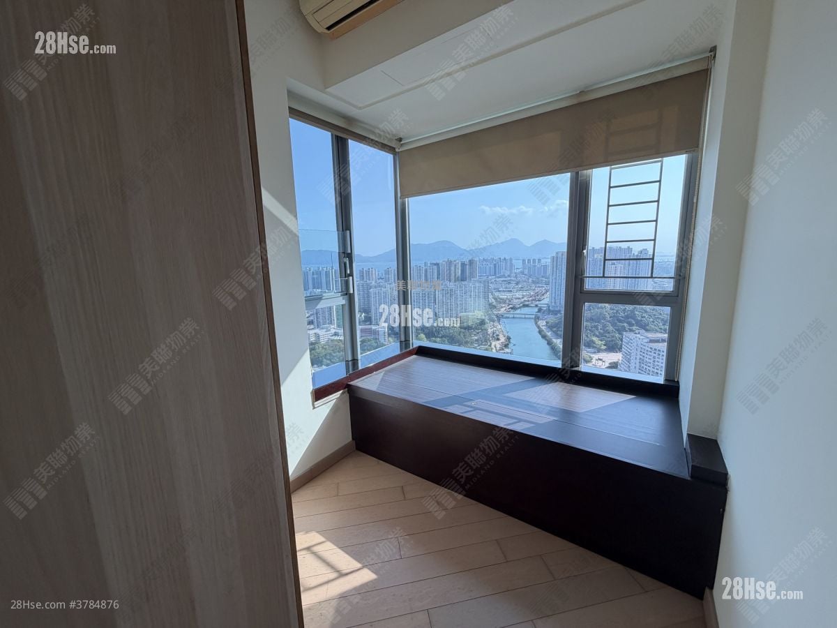 Century Gateway Rental 3 Bedrooms , 2 Bathrooms 722 ft²