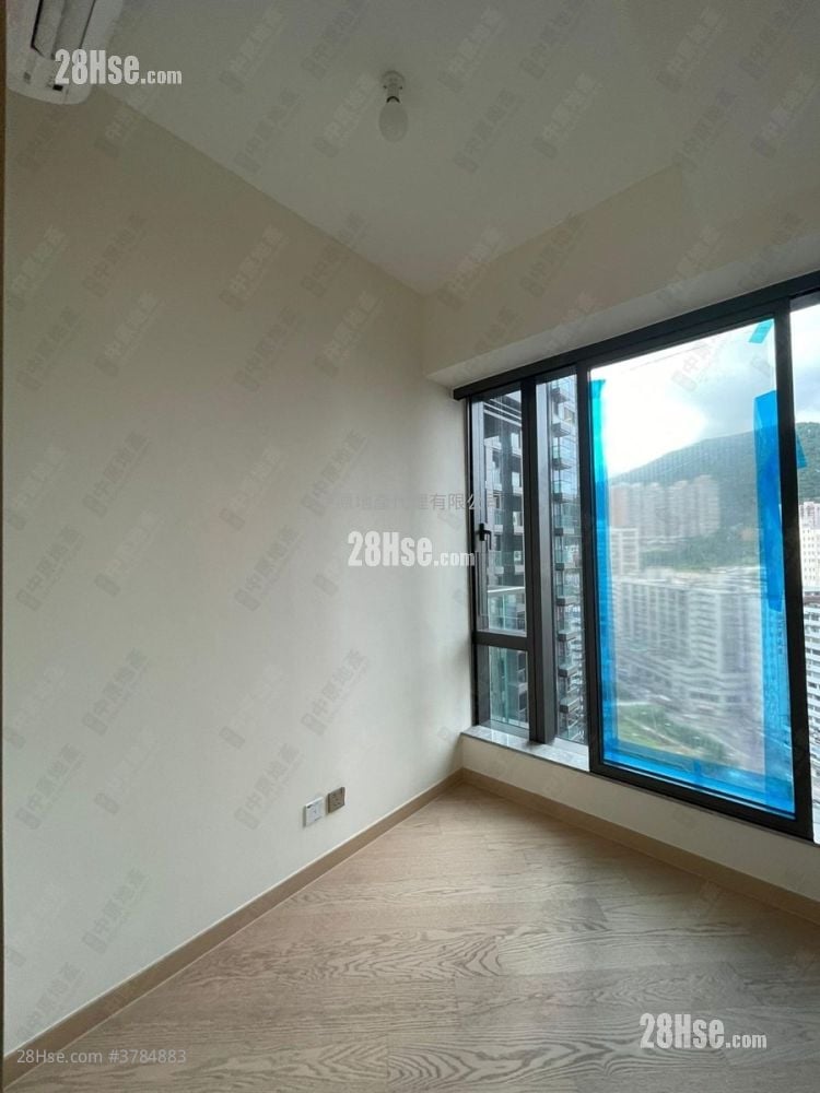 The Arles Sell 1 Bathroom 481 ft²