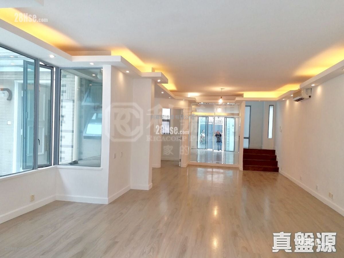 雅阁花园 售盘 3 房 , 3 浴室 1,696 平方尺