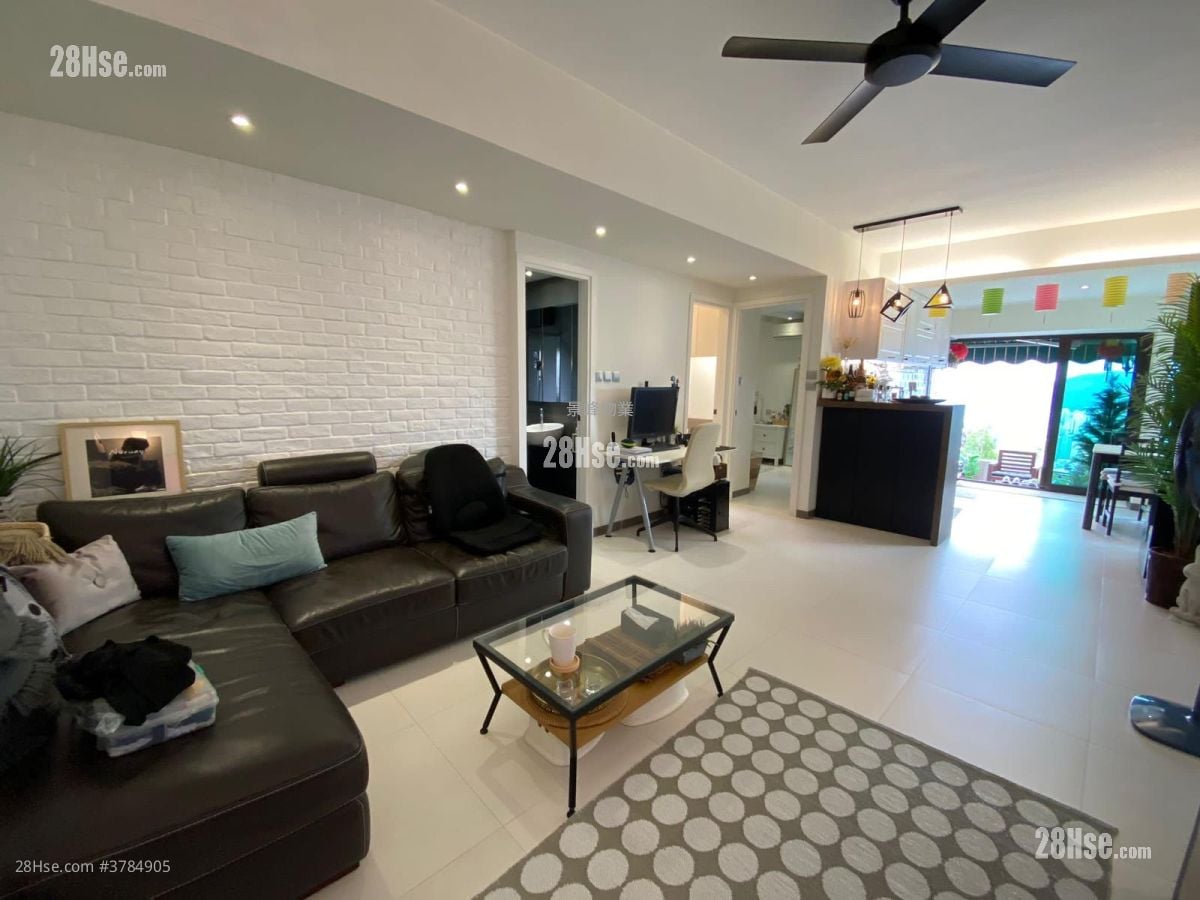 华景山庄 售盘 3 房 671 平方尺