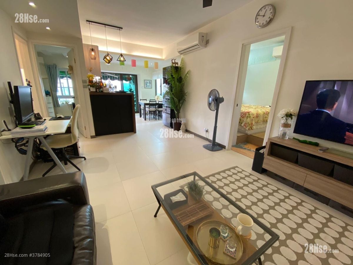 华景山庄 售盘 3 房 671 平方尺