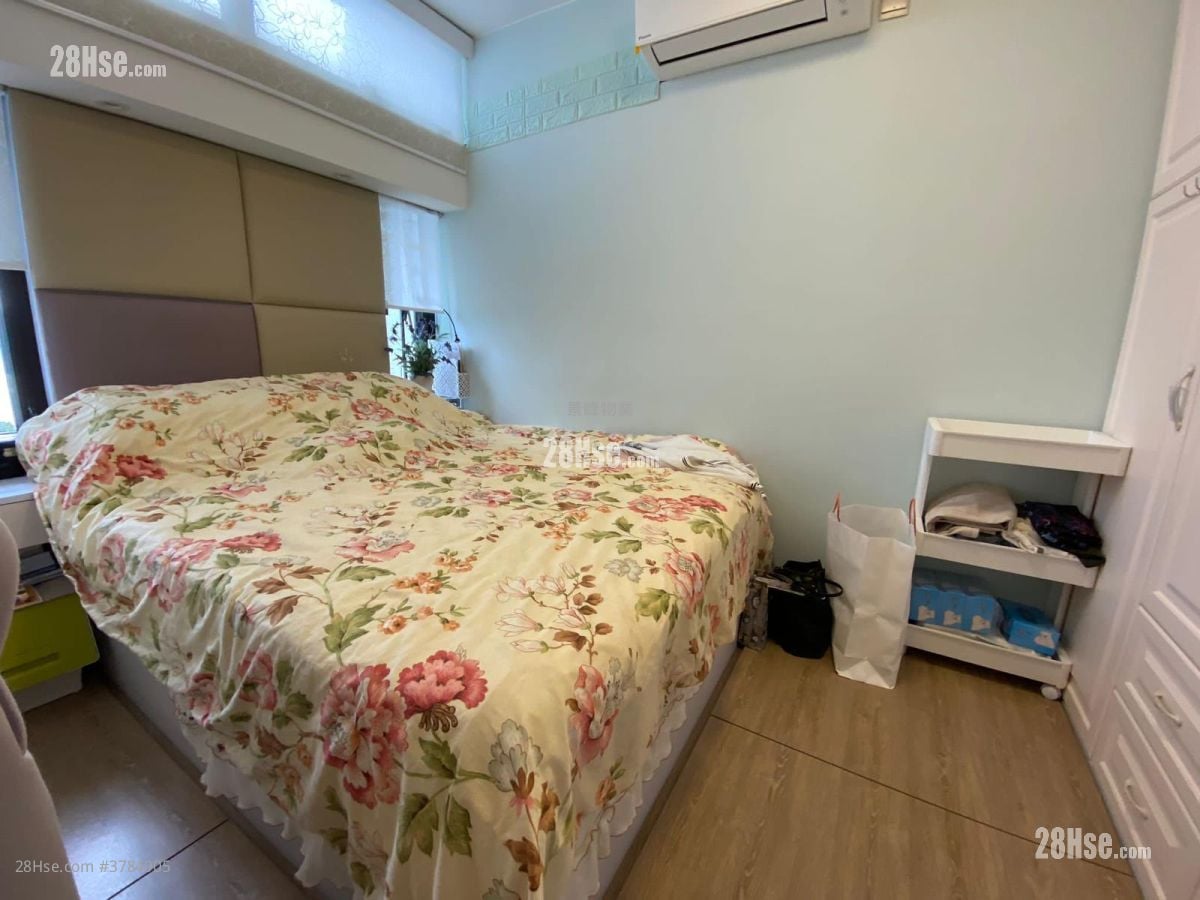 华景山庄 售盘 3 房 671 平方尺