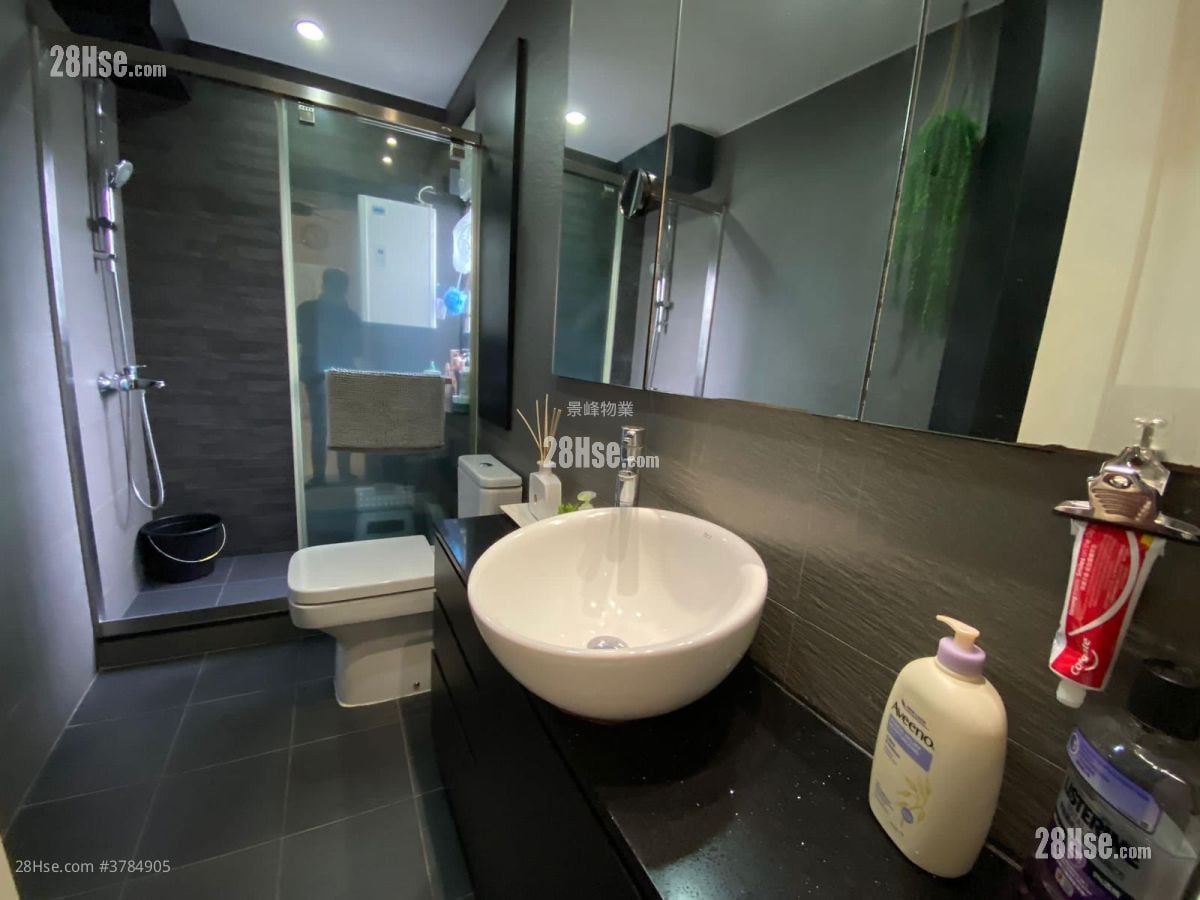 华景山庄 售盘 3 房 671 平方尺