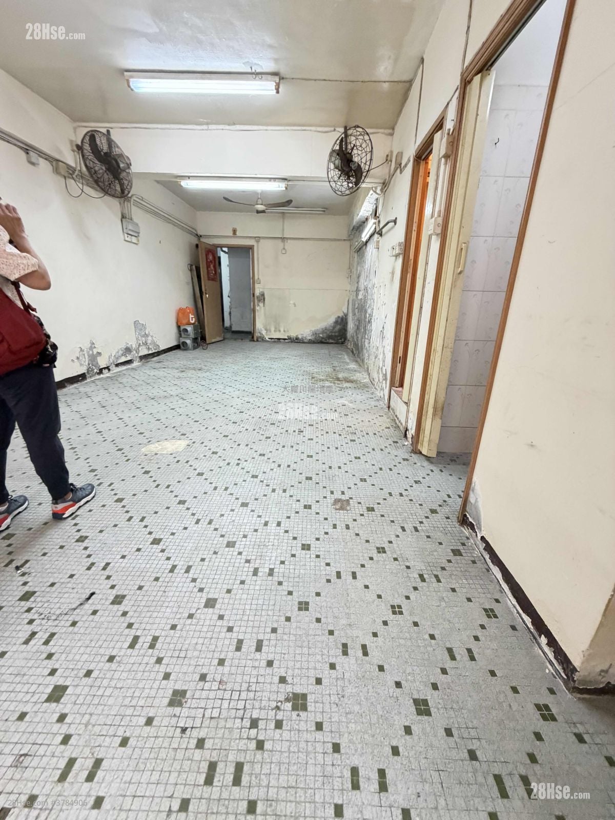 龙华大厦 售盘 547 平方尺