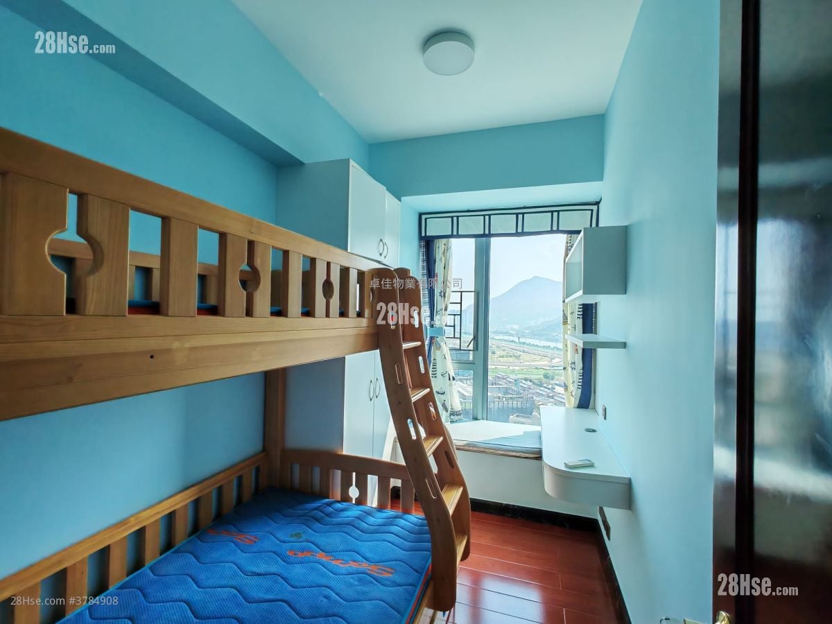 The Palazzo Rental 4 Bedrooms , 2 Bathrooms 1,461 ft²