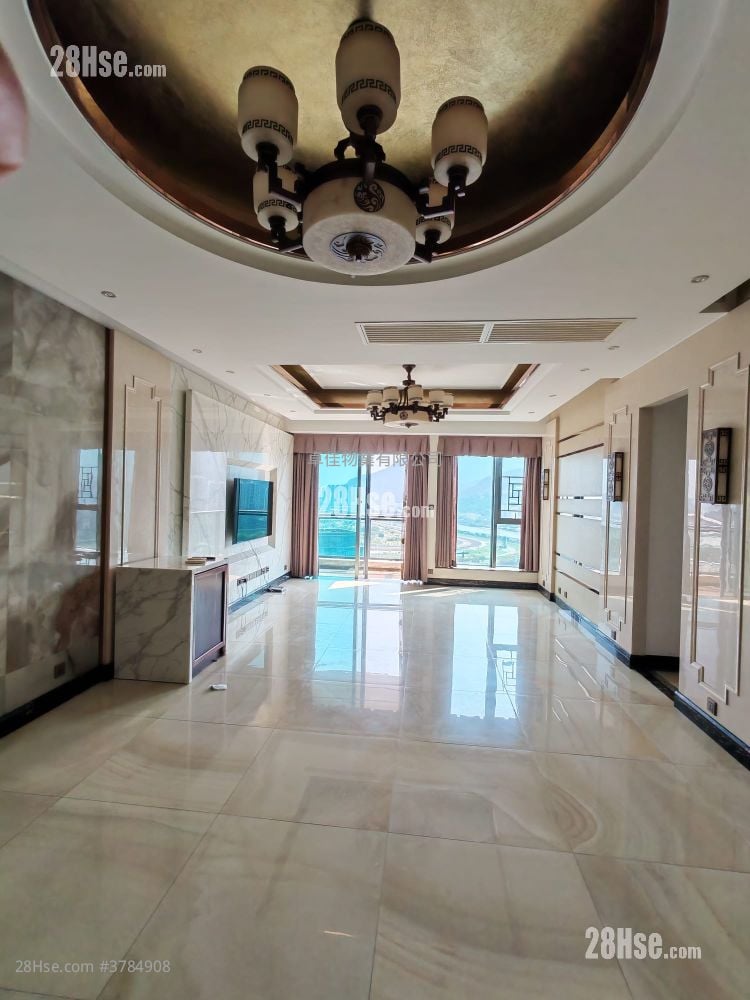 The Palazzo Rental 4 Bedrooms , 2 Bathrooms 1,461 ft²