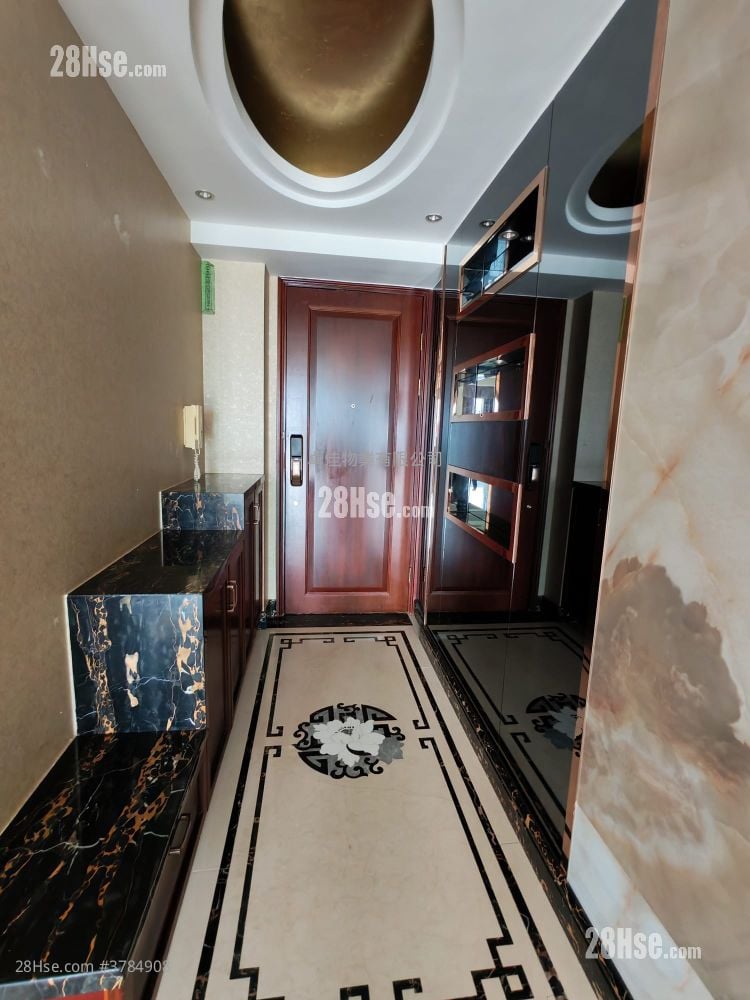 The Palazzo Rental 4 Bedrooms , 2 Bathrooms 1,461 ft²