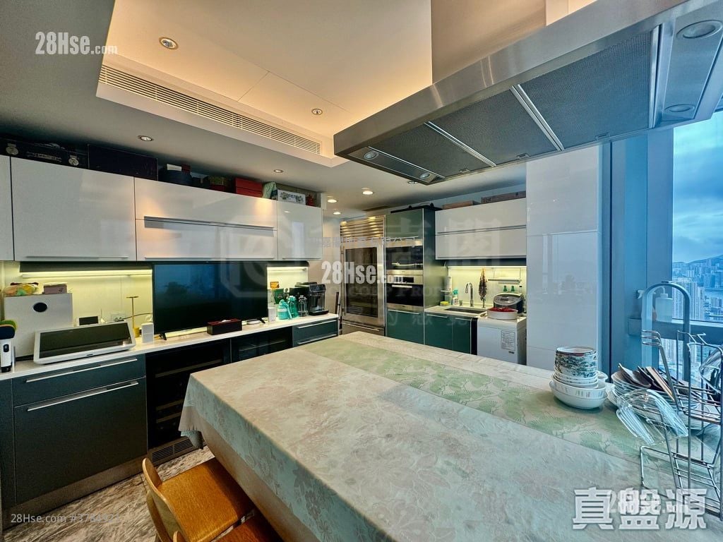 The Cullinan Sell 4 Bedrooms , 3 Bathrooms 1,679 ft²