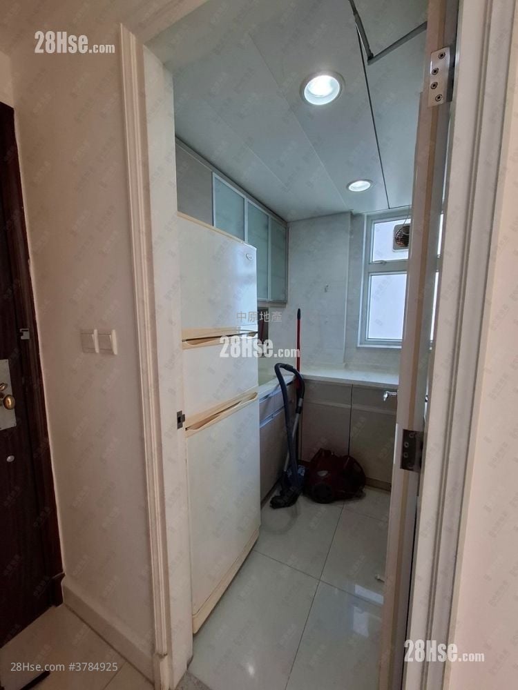 Central Park Towers Sell 2 Bedrooms , 1 Bathroom 498 ft²