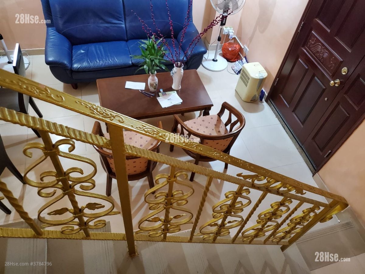 新界元朗新田新围村71号 售盘 4 房 , 1 浴室 1,400 平方尺