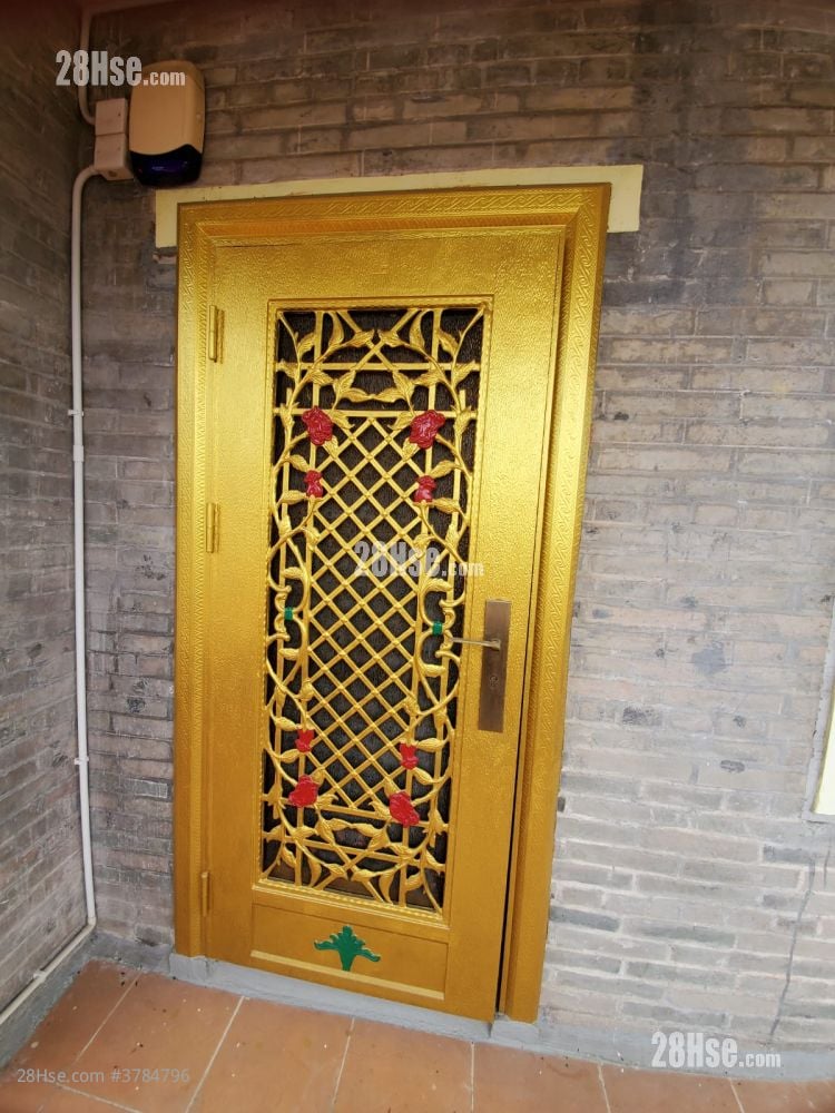 新界元朗新田新围村71号 售盘 4 房 , 1 浴室 1,400 平方尺