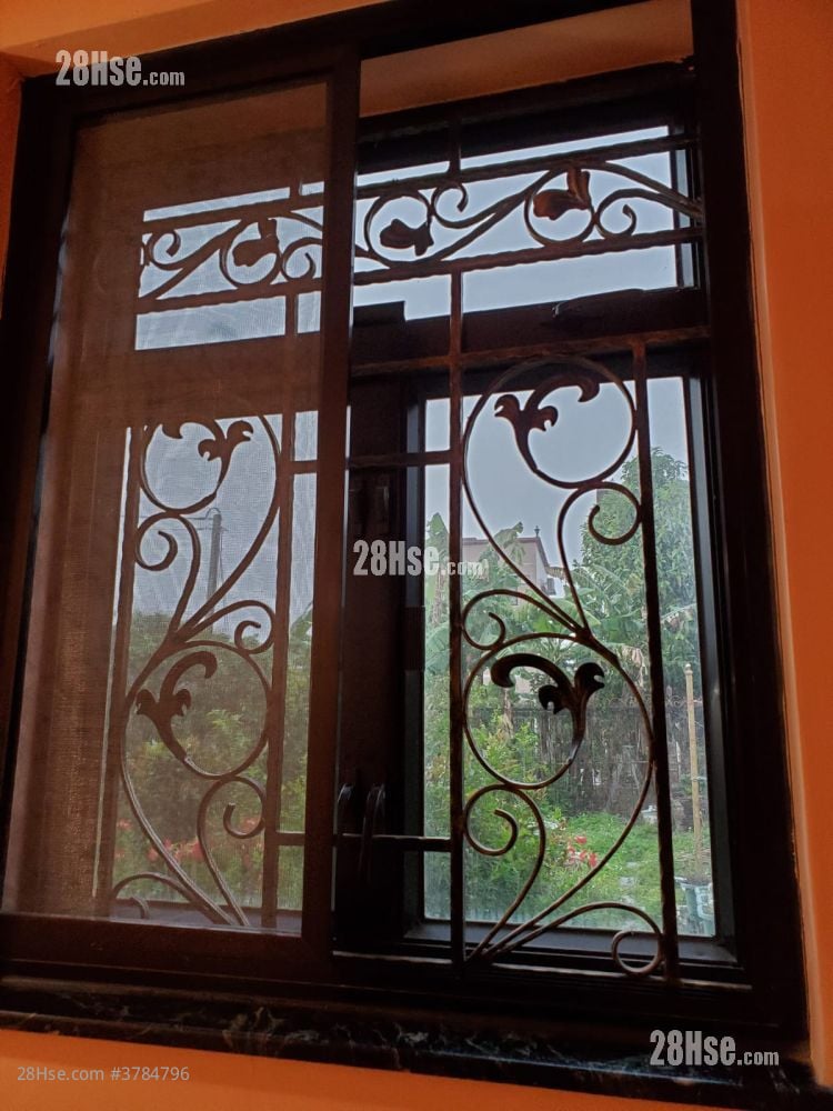 新界元朗新田新围村71号 售盘 4 房 , 1 浴室 1,400 平方尺