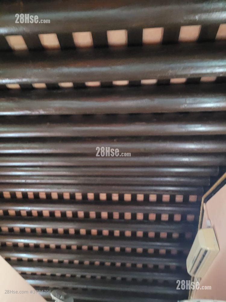 新界元朗新田新围村71号 售盘 4 房 , 1 浴室 1,400 平方尺