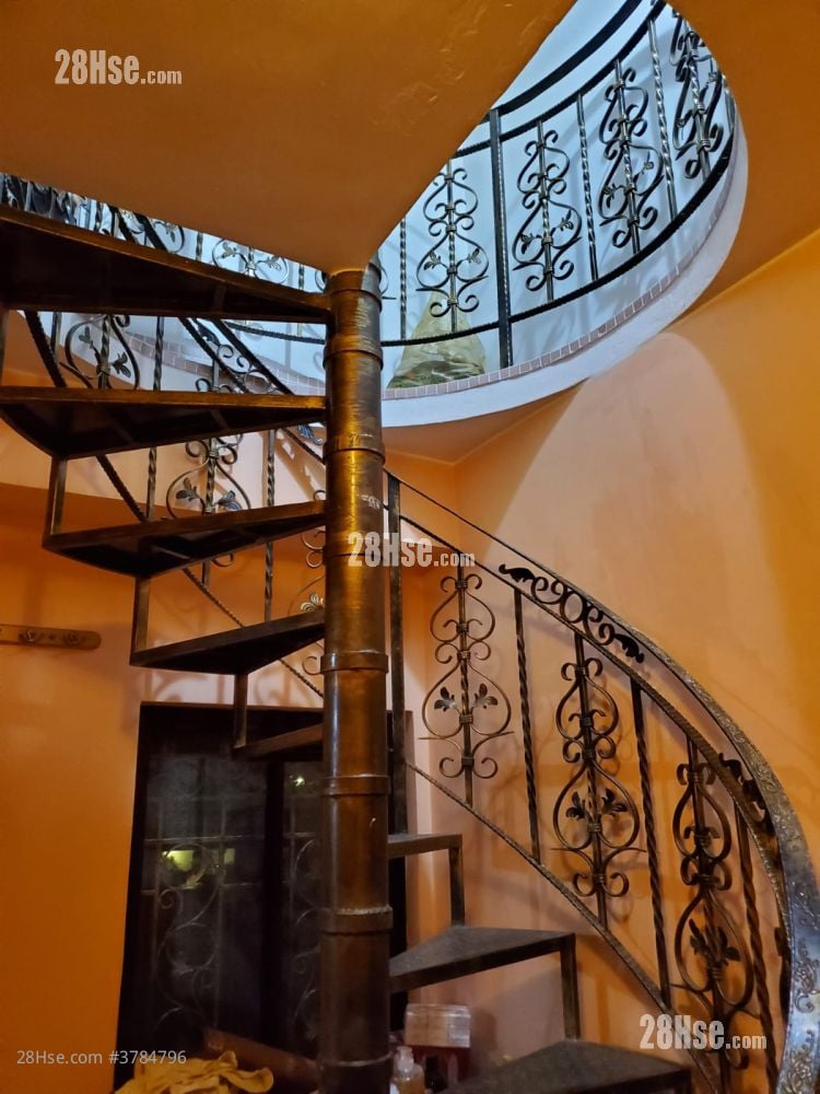 新界元朗新田新围村71号 售盘 4 房 , 1 浴室 1,400 平方尺