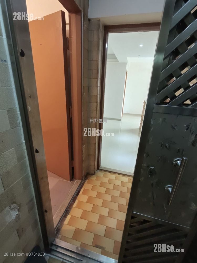 Tsuen Wan Centre Sell 329 ft²