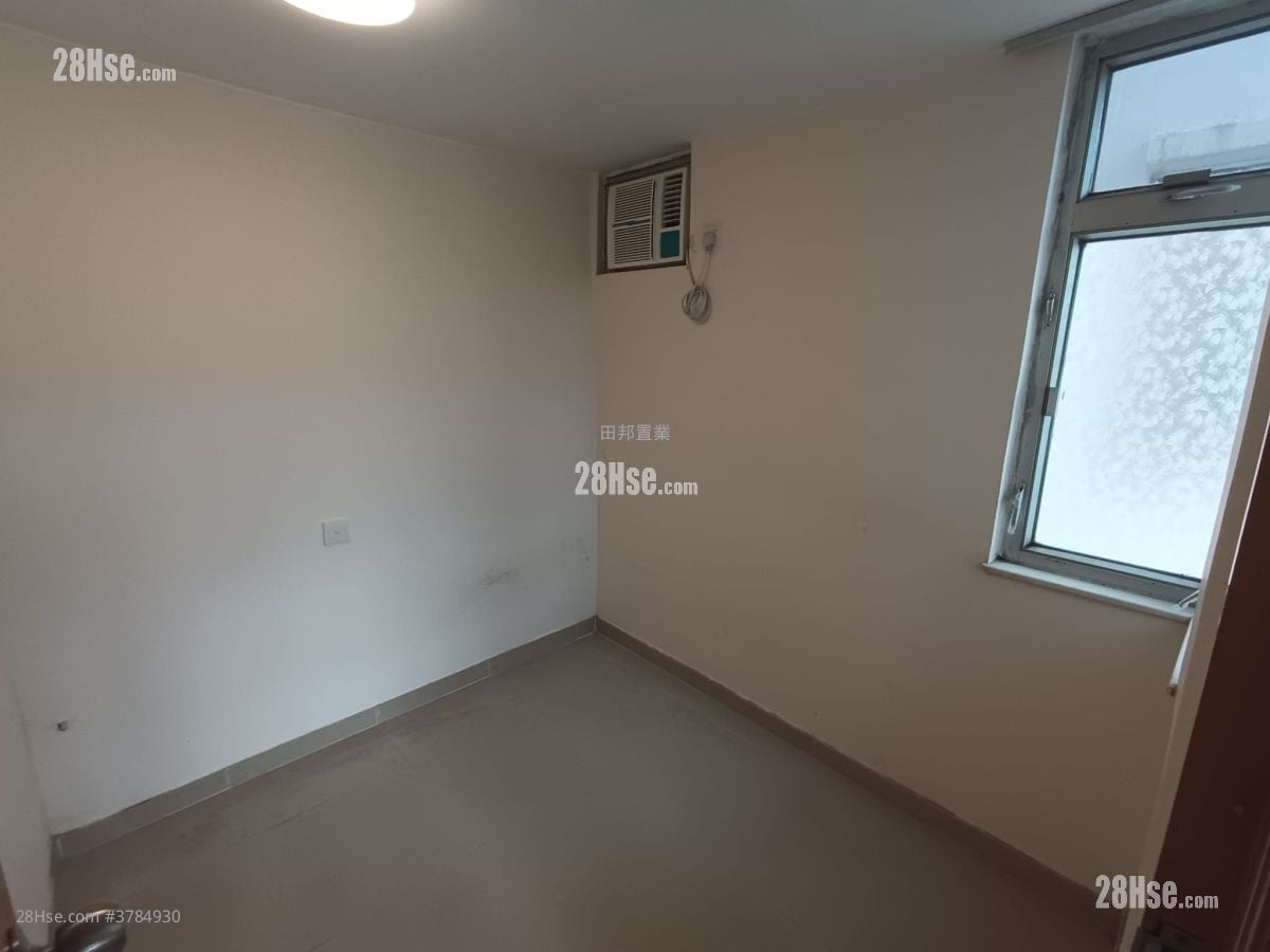 Tsuen Wan Centre Sell 329 ft²