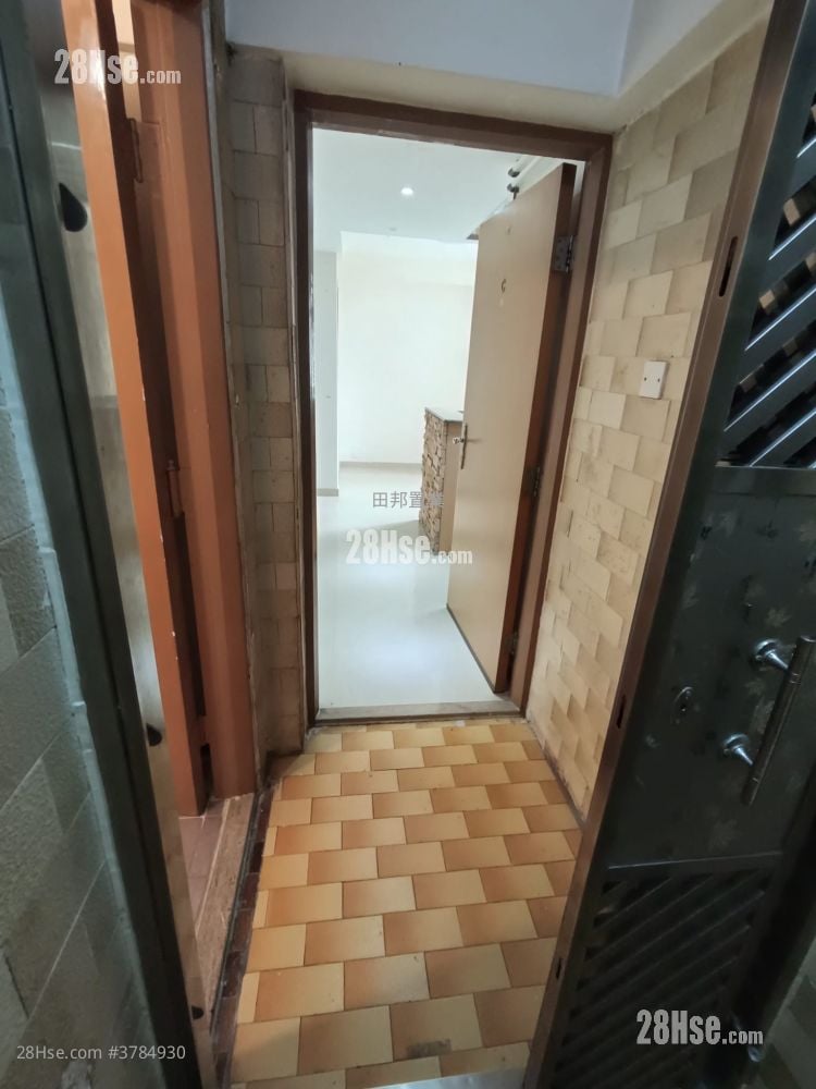 Tsuen Wan Centre Sell 329 ft²