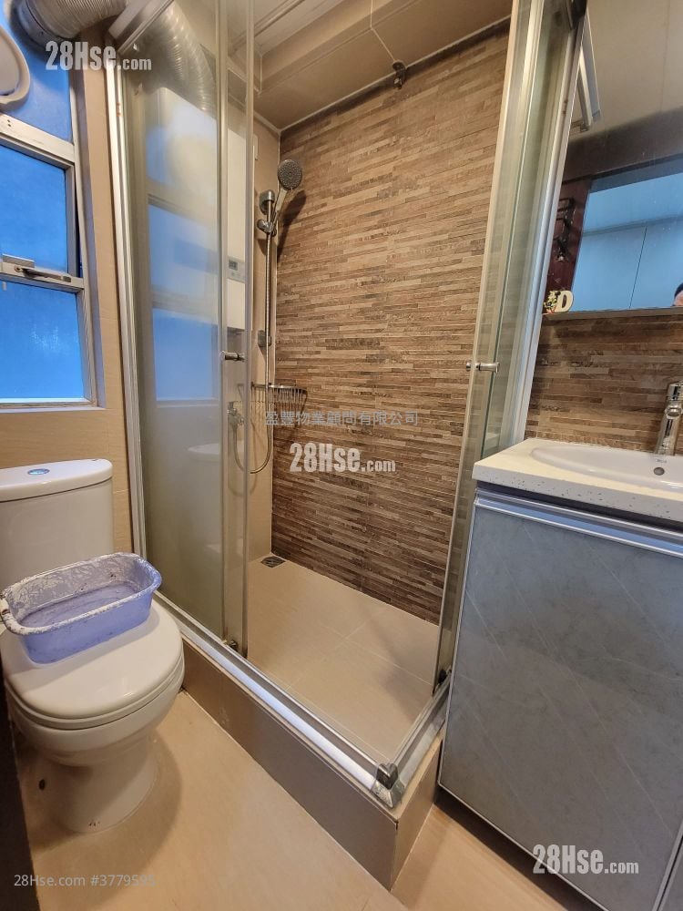 Tonnochy Towers Sell 2 Bedrooms , 1 Bathroom 367 ft²