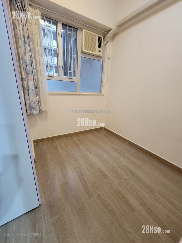 Tonnochy Towers Sell 2 Bedrooms , 1 Bathroom 367 ft²