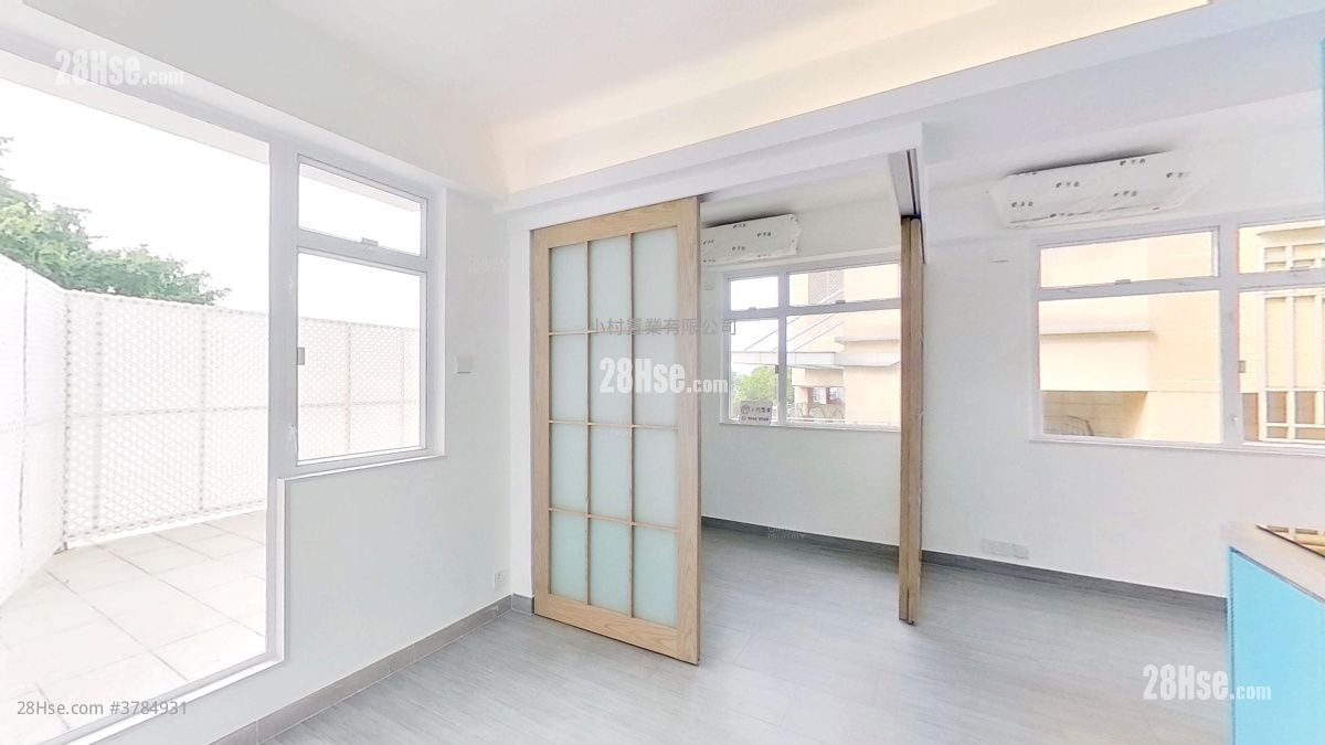 living room: Cheong Kat Mansion Rental 1 Bedroom , 1 Bathroom 237 ft²