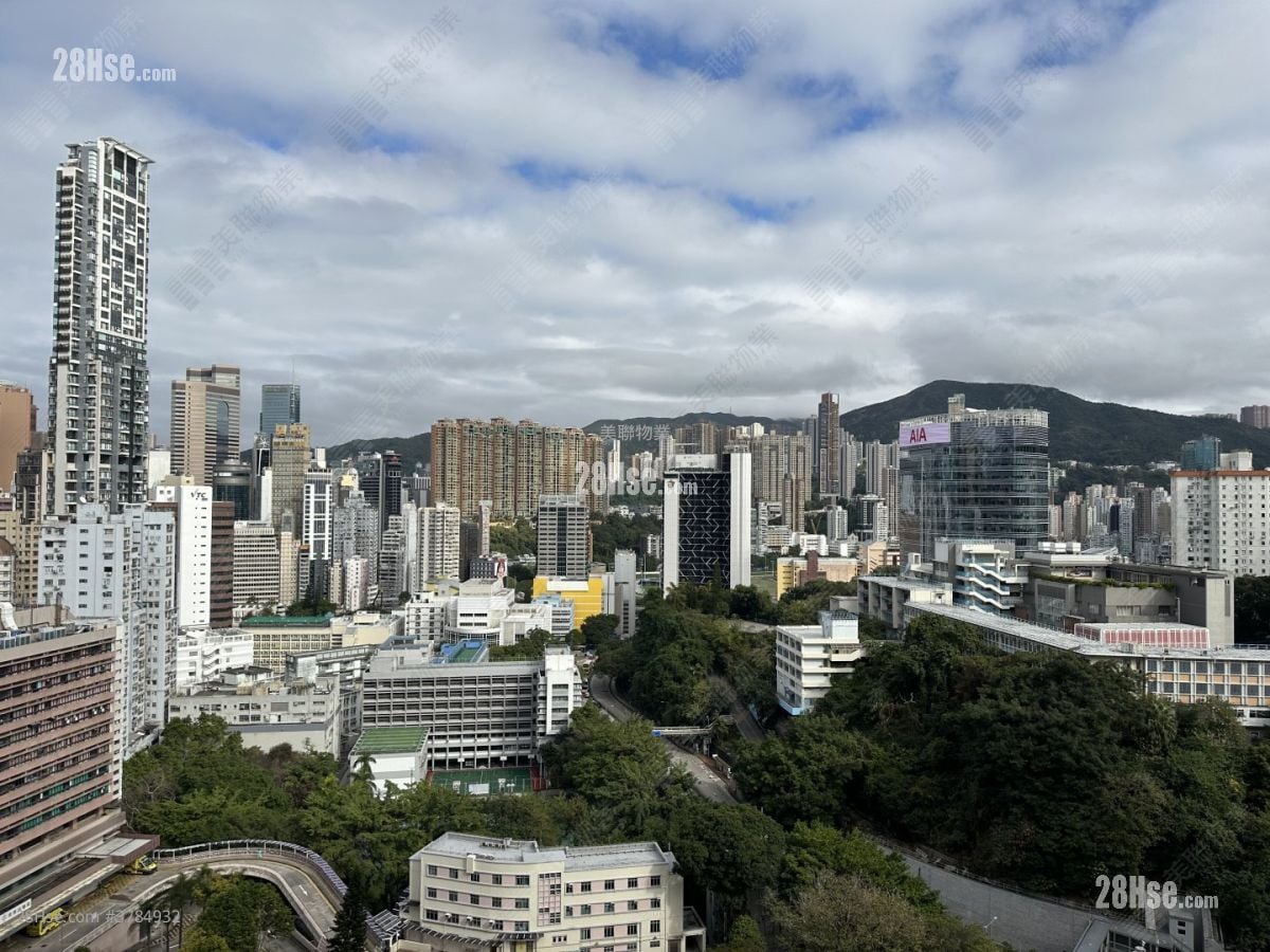 尚翘峰 售盘 3 房 , 2 浴室 607 平方尺