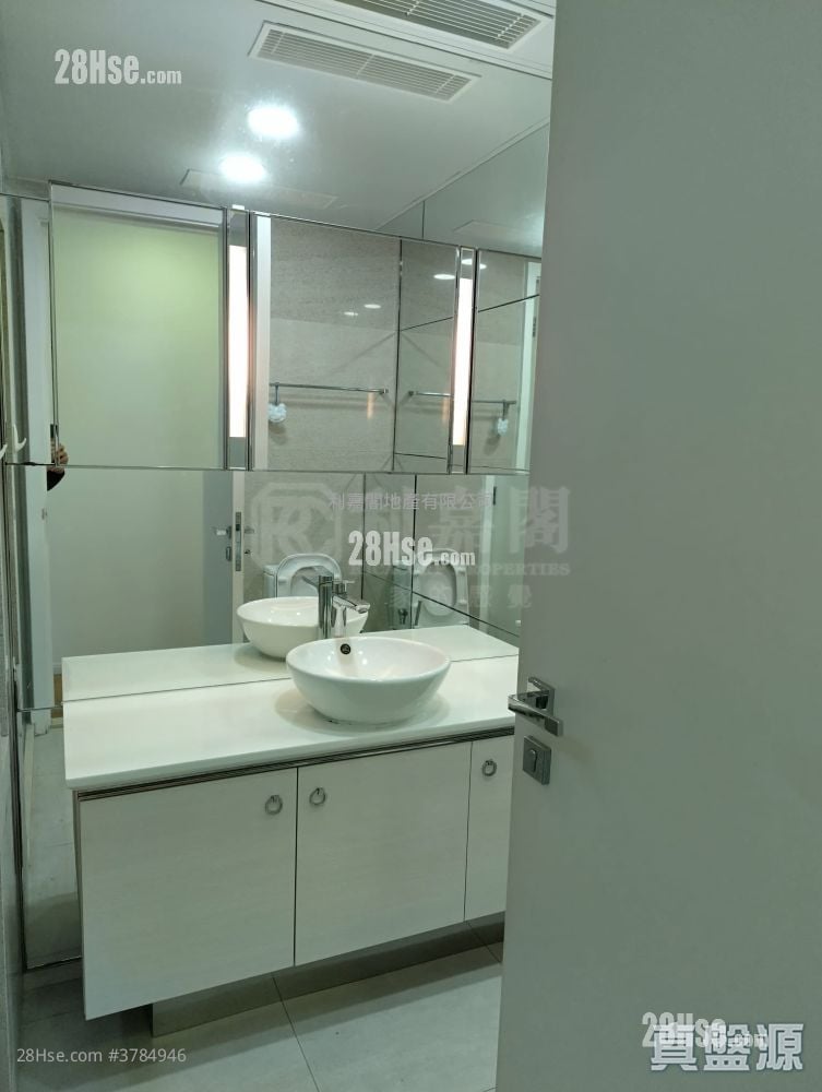 Forfar Rental 3 Bedrooms , 4 Bathrooms