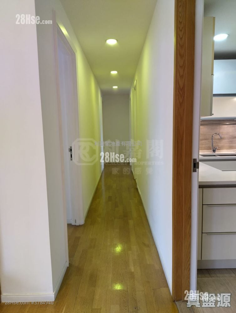 Forfar Rental 3 Bedrooms , 4 Bathrooms