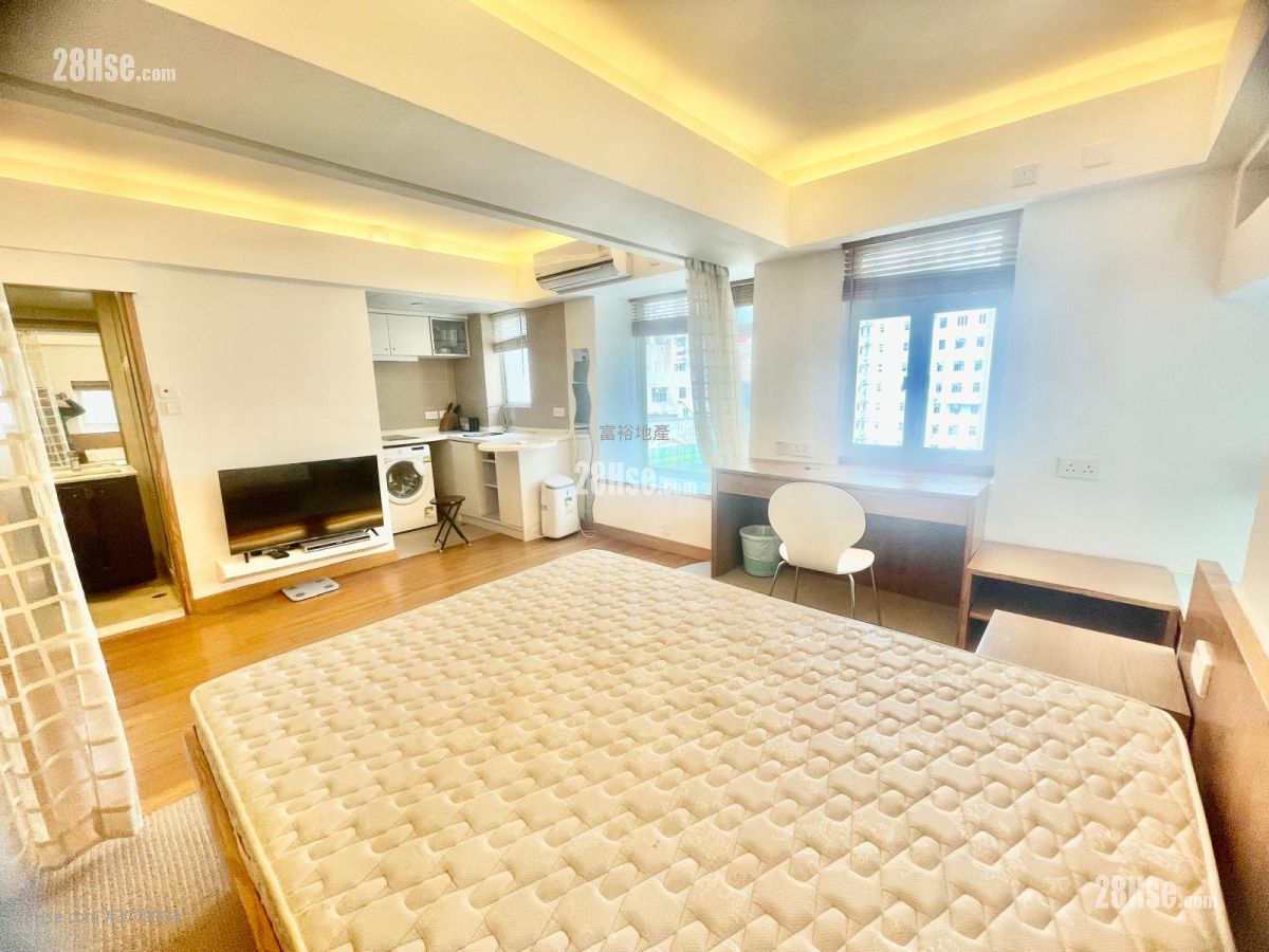 Macro Garden Sell Studio , 1 Bathroom 315 ft²