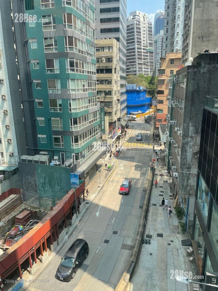 Macro Garden Sell Studio , 1 Bathroom 315 ft²