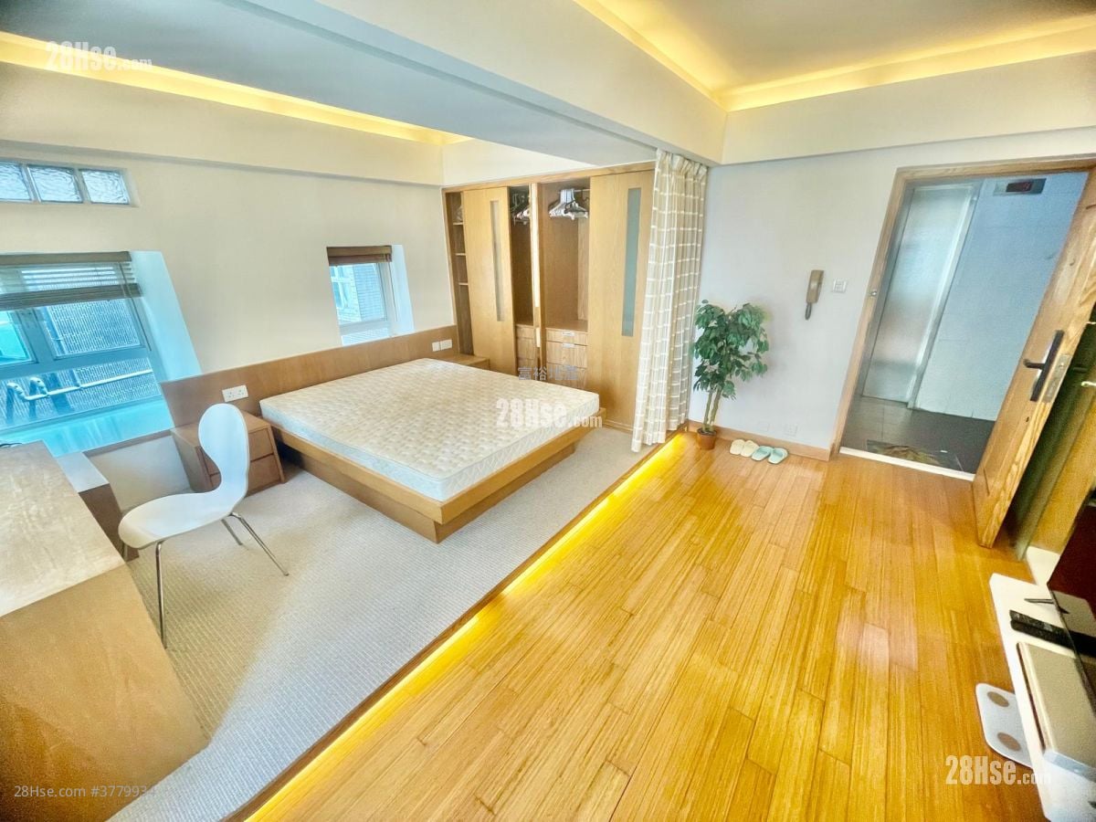 Macro Garden Sell Studio , 1 Bathroom 315 ft²